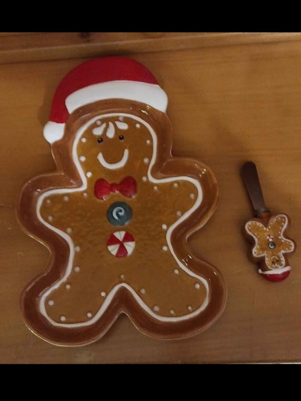 Festive Gingerbread Cheese Plate and Spreader - Red & Brown